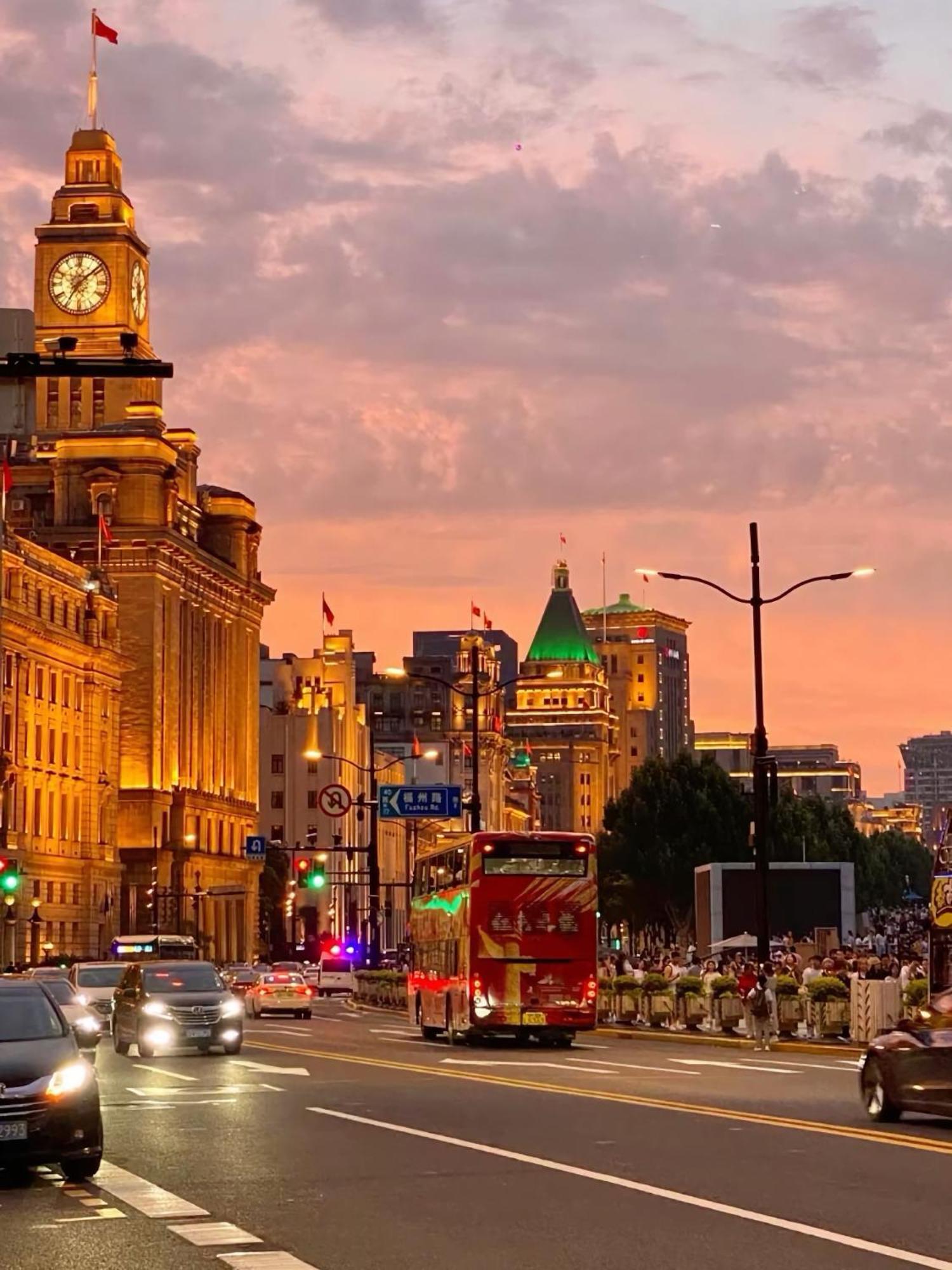 Hostel Hidden Garden International Youth -near Oriental Pearl &lujiazui -garden Social Area -bar -cafe -free Laundry Luggage Storage -24h Front Desk -english Service