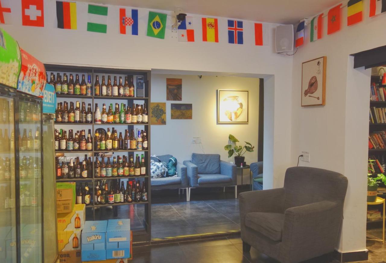 Hidden Garden International Youth -near Oriental Pearl &lujiazui -garden Social Area -bar -cafe -free Laundry Luggage Storage -24h Front Desk -english Service Hostel Shanghai