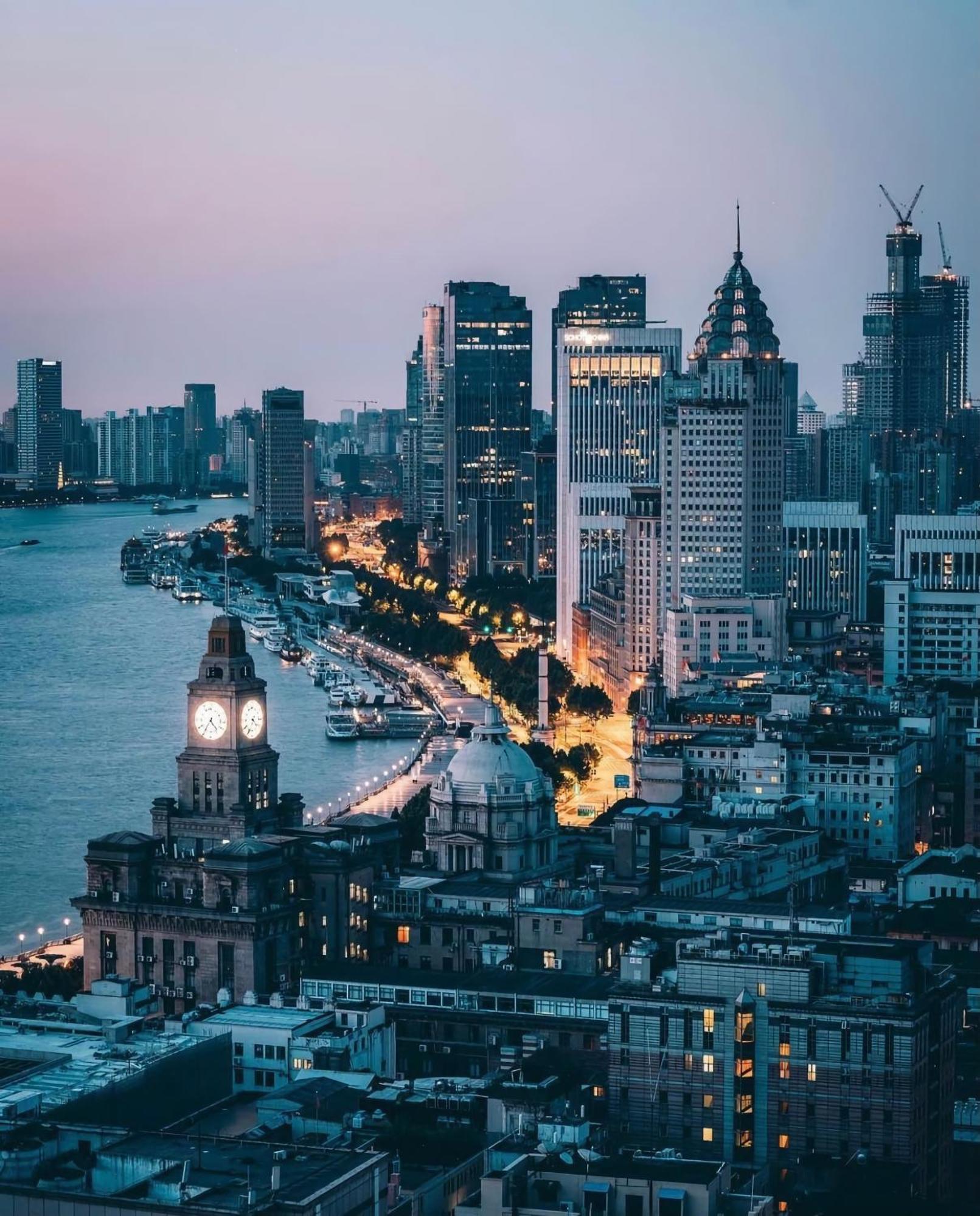 Hidden Garden International Youth -near Oriental Pearl &lujiazui -garden Social Area -bar -cafe -free Laundry Luggage Storage -24h Front Desk -english Service * Shanghai