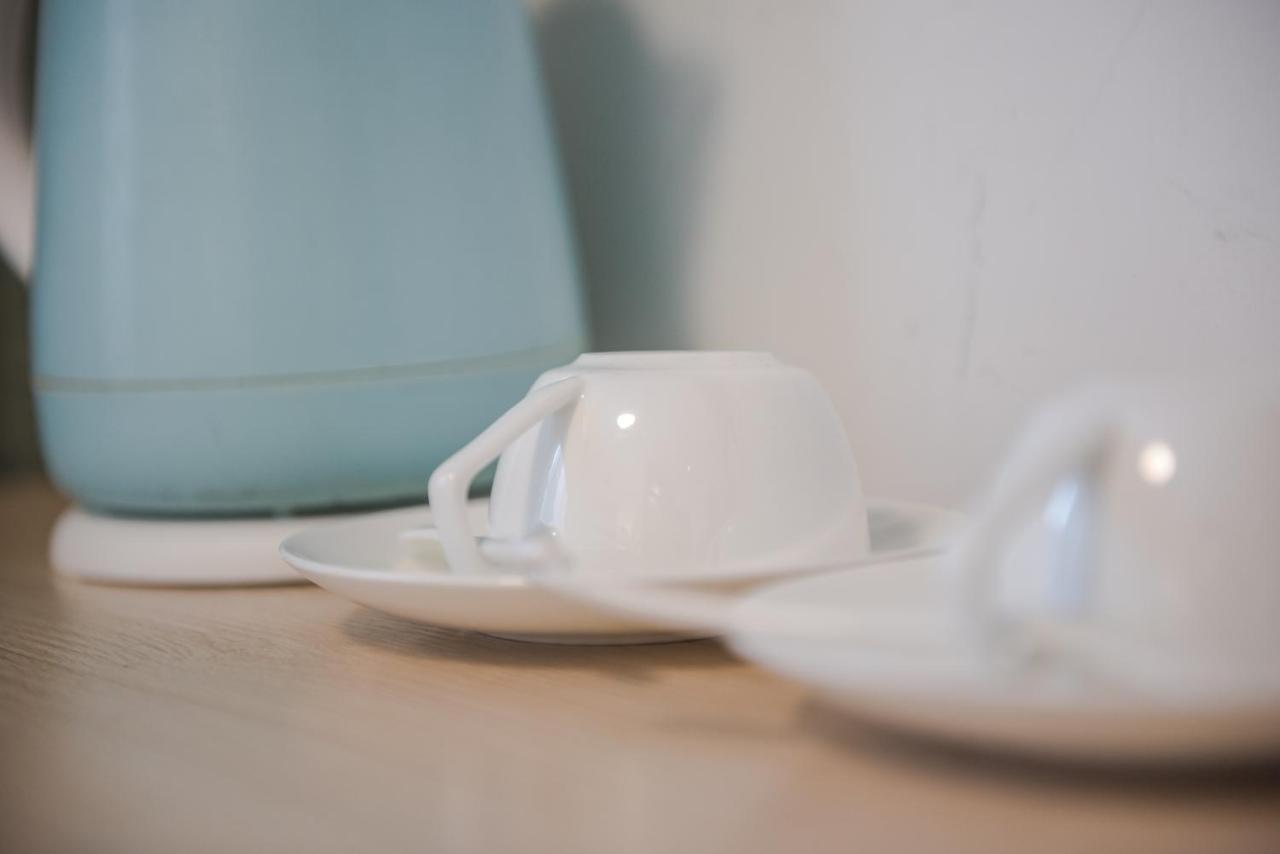 Ostello Hidden Garden International Youth -near Oriental Pearl &lujiazui -garden Social Area -bar -cafe -free Laundry Luggage Storage -24h Front Desk -english Service *