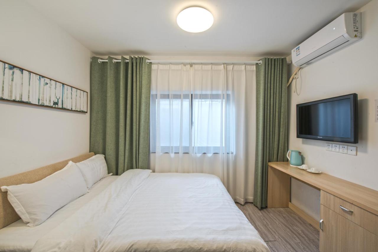 Hidden Garden International Youth -near Oriental Pearl &lujiazui -garden Social Area -bar -cafe -free Laundry Luggage Storage -24h Front Desk -english Service Ostello