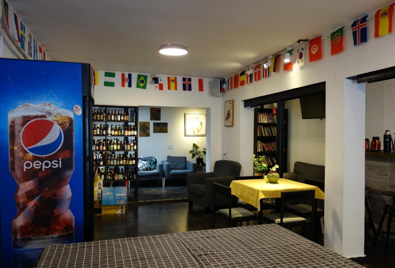 Hidden Garden International Youth -near Oriental Pearl &lujiazui -garden Social Area -bar -cafe -free Laundry Luggage Storage -24h Front Desk -english Service Hostel