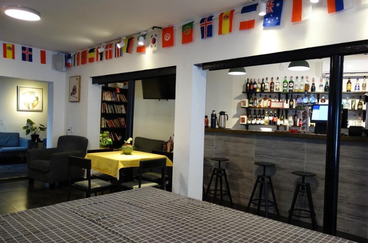 Hidden Garden International Youth -near Oriental Pearl &lujiazui -garden Social Area -bar -cafe -free Laundry Luggage Storage -24h Front Desk -english Service Ostello *
