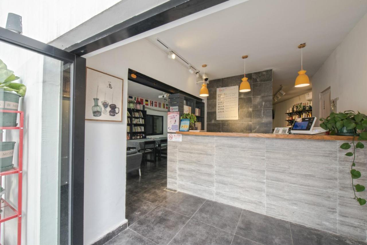 Hidden Garden International Youth -near Oriental Pearl &lujiazui -garden Social Area -bar -cafe -free Laundry Luggage Storage -24h Front Desk -english Service Ostello *